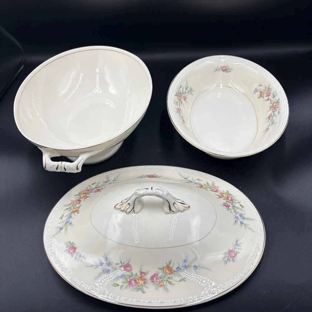 Homer Laughlin GEORGIAN  EGGSHELL Roses Covered Casserole + Oval Serving Bowl